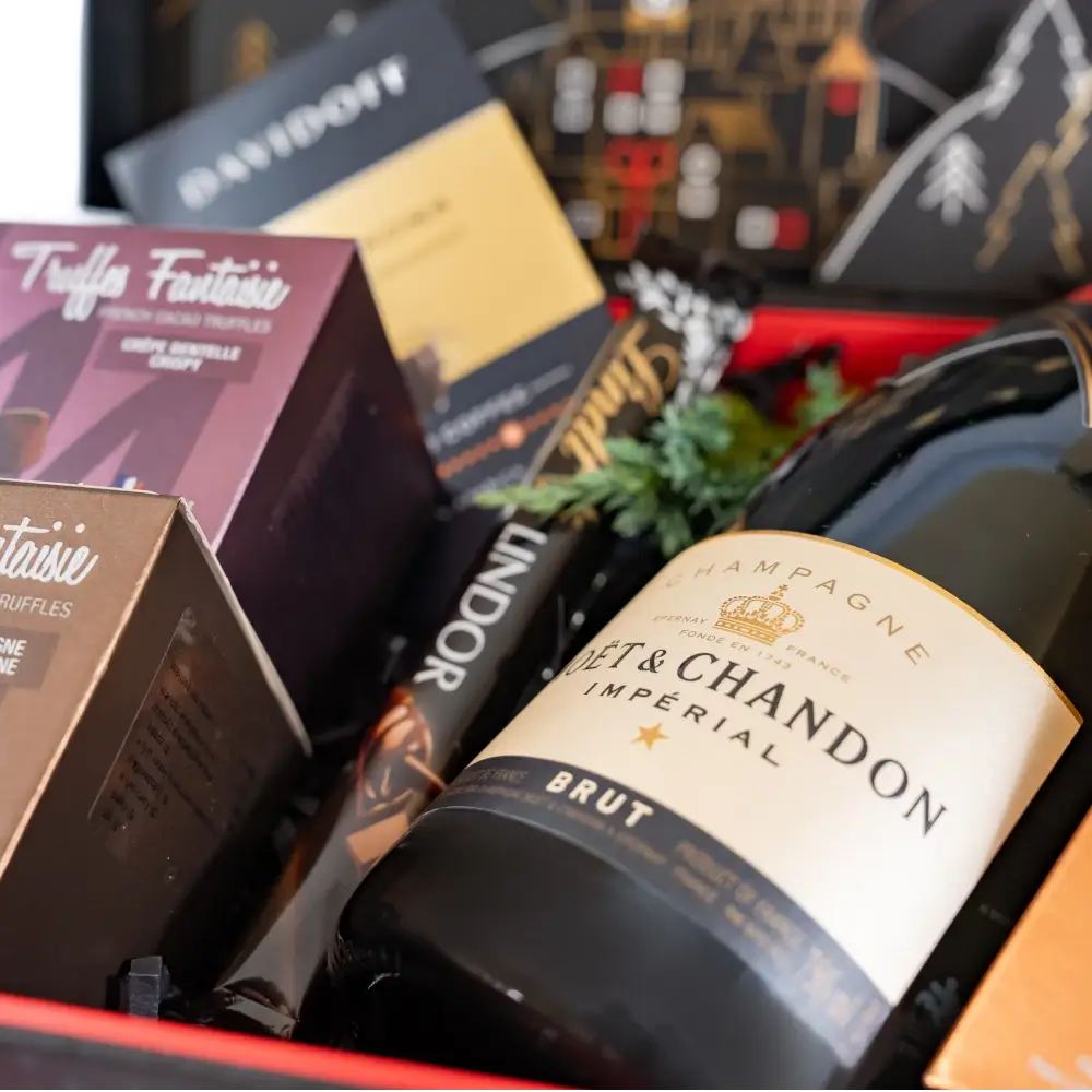 Kosz świąteczny z szampanem - Chandon