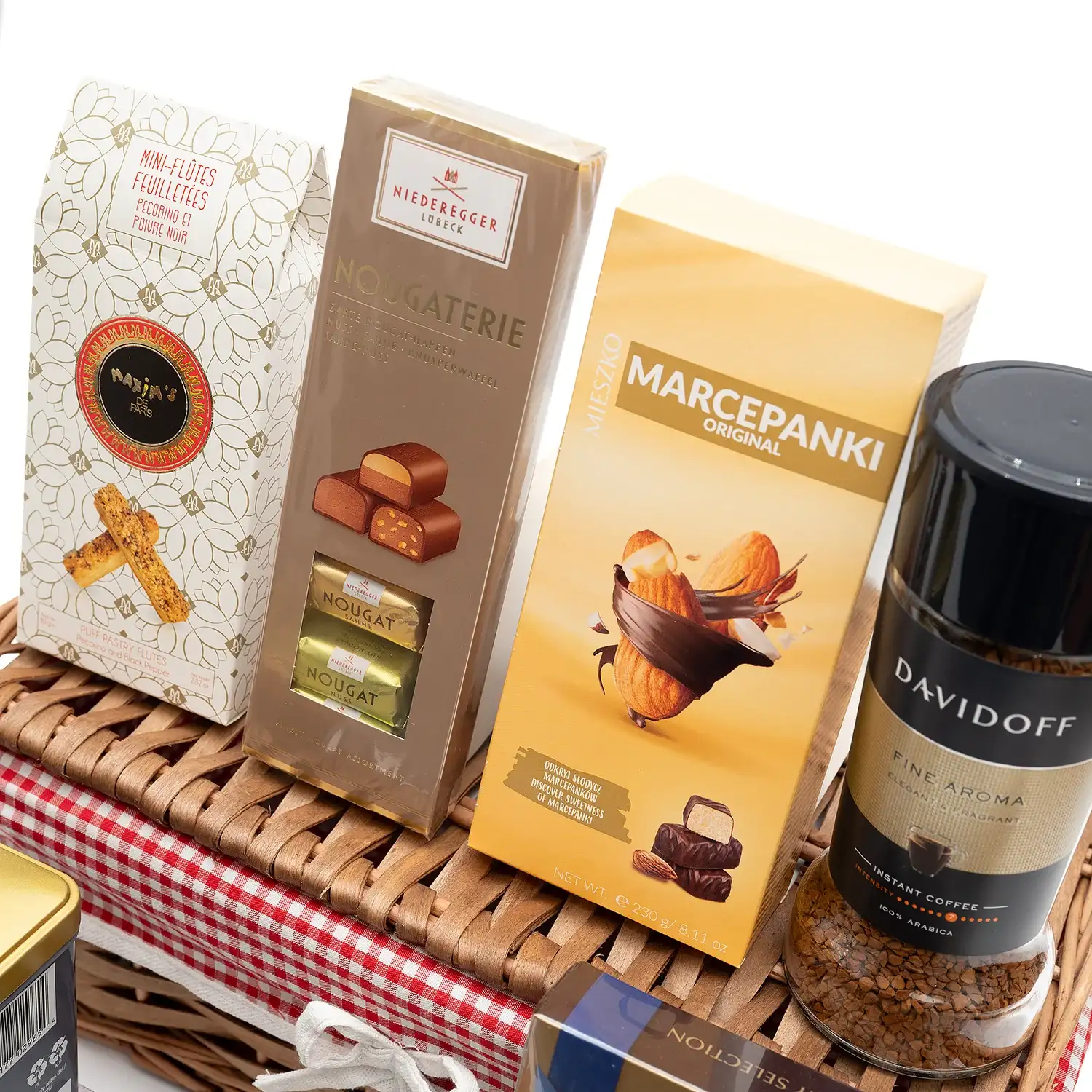 zestaw świąteczny z kawą herbatą konfiturami ekskluzywnymi słodyczami i bombonierką Lindt
