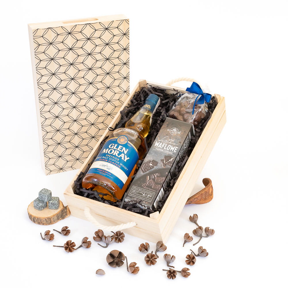 Elegancki kosz prezentowy z whisky - William