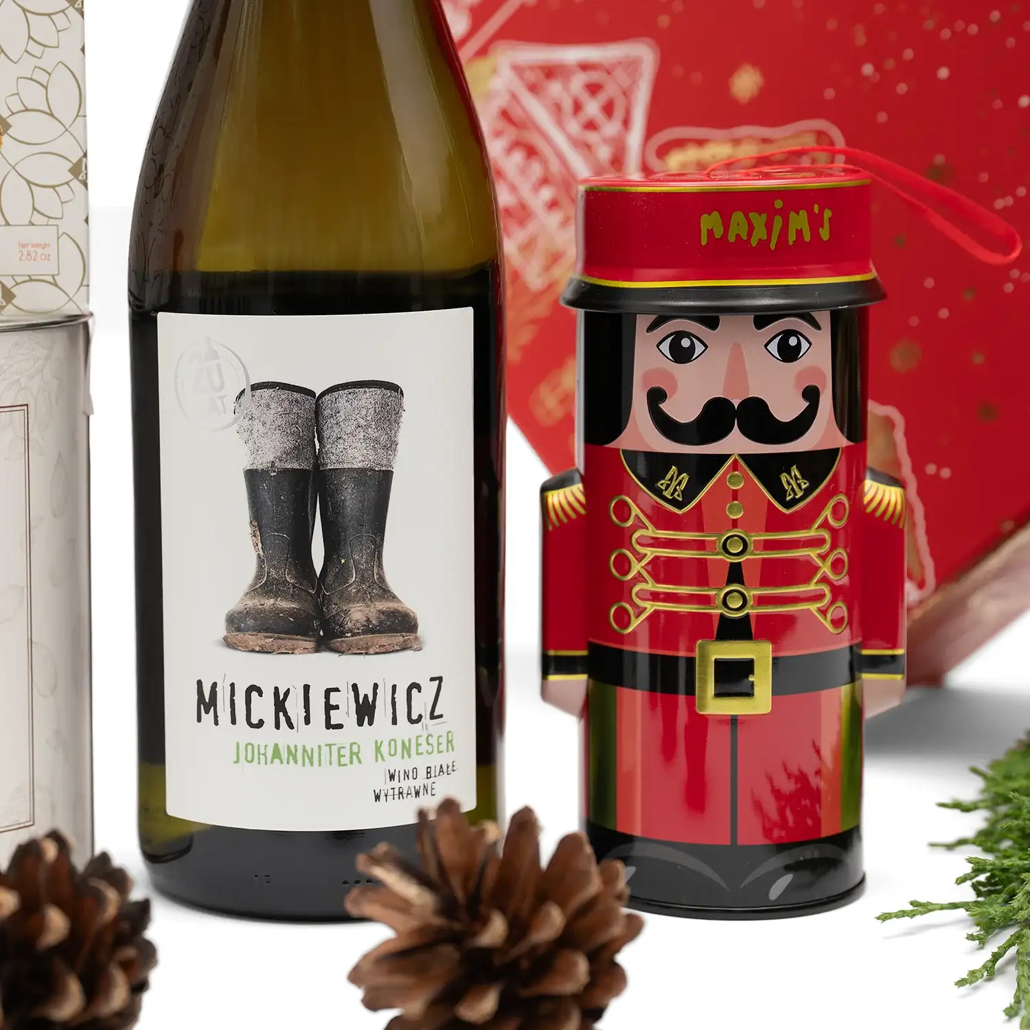zestaw świąteczny z polskim winem i pralinkami Maxim de Paris