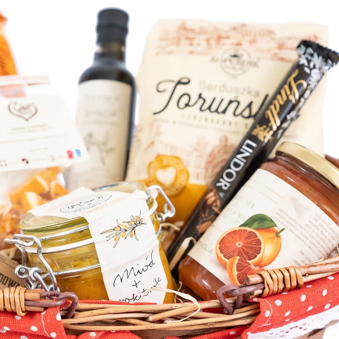 Kosz prezentowy z herbatą i słodyczami - Dylan