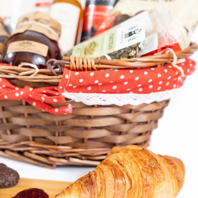 Kosz prezentowy z przetworami - Julian